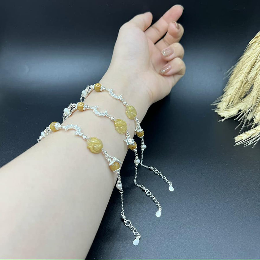 Lắc Tay Tóc Vàng