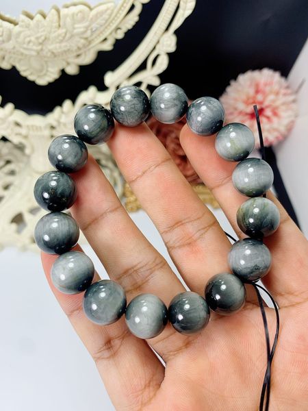 Vòng mắt chim ưng